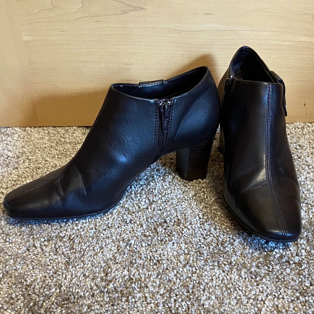 NEW! Anne Klein iflex Women's Dark Brown Boots: Size 6M